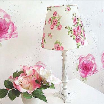 使用明亮的燈具