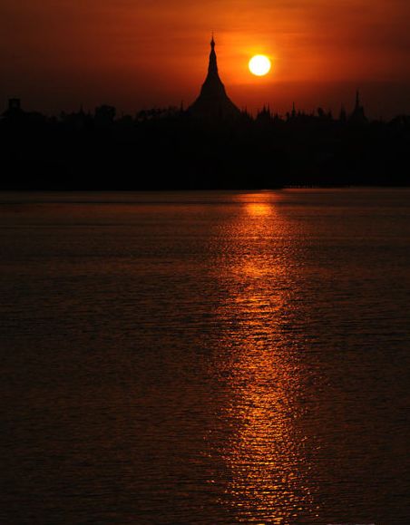 黃金的仰光大金寺http://m.tasensoftware.com/new/63_256/2010_8_13_du609801350131801024240.shtml