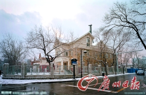 ������1��