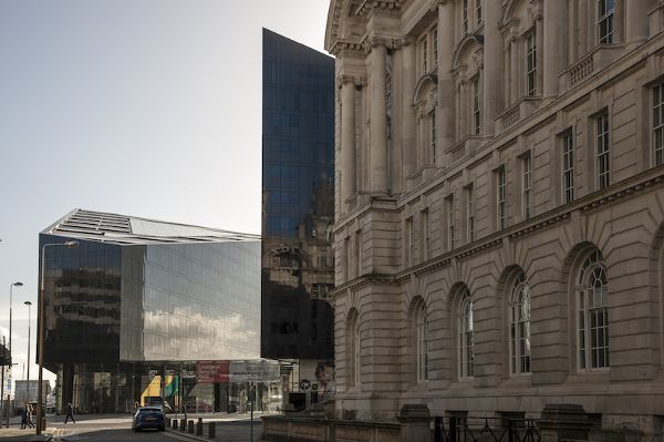 英國利物浦 曼島綜合體