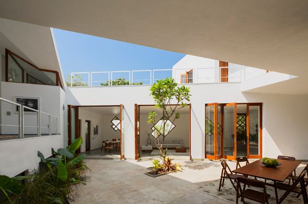 ������׺���ʽ�γ���һϵ�з��]�����(y��ng)�w��