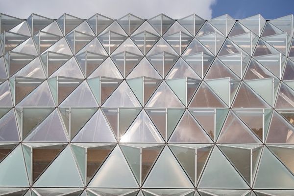 �@ʯ�ε��������췽��Kawneer